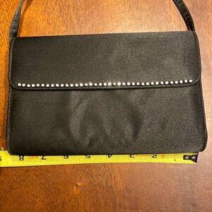 jacqueline-ferrar-black-crossbody-bag